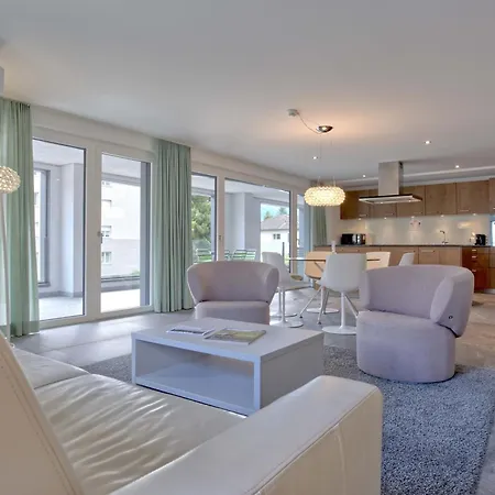 Jungfraucenter Brienzersee - Griwa Rent